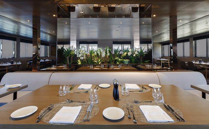 Restaurants, Bars & Cafés on Emerald Azzurra